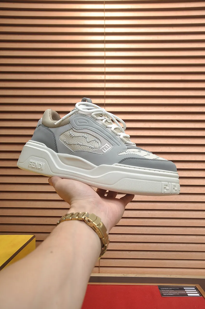 Men's shoes 💰600💶 [Fendi] The latest casual sports shoes 🔥 Many 💑 stars have the same style FD match. The original version is a one-to-one replica. Designer Kim Jones's first fendi match and Donkey brand Trainer basketball sneakers. Material: Original silk mesh. Lining: Breathable mesh. Packaging: Original 1:1 matching high-end packaging. Size: 38-45 (45 is custom-made and cannot be returned or exchanged)